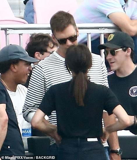 Victoria-Beckham-caught-up-with-Tom-Brady