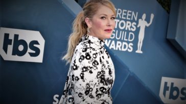 Christina Applegate Battling Multiple Sclerosis