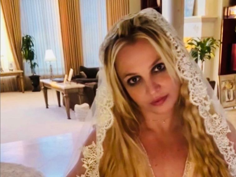 Britney Spears Celebrating Her Lonely Birthday